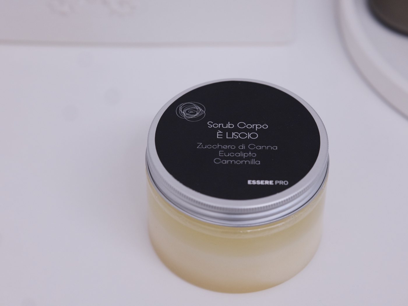 Scrub corpo della linea Alius utilizzato da Riflessi di Benessere